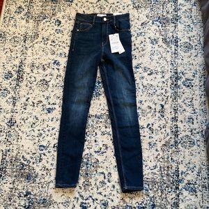 NEW Zara - Hi-Rise Sculpt Jeans - Bluish - size US 4